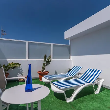 Home2book Modern & Roof Access